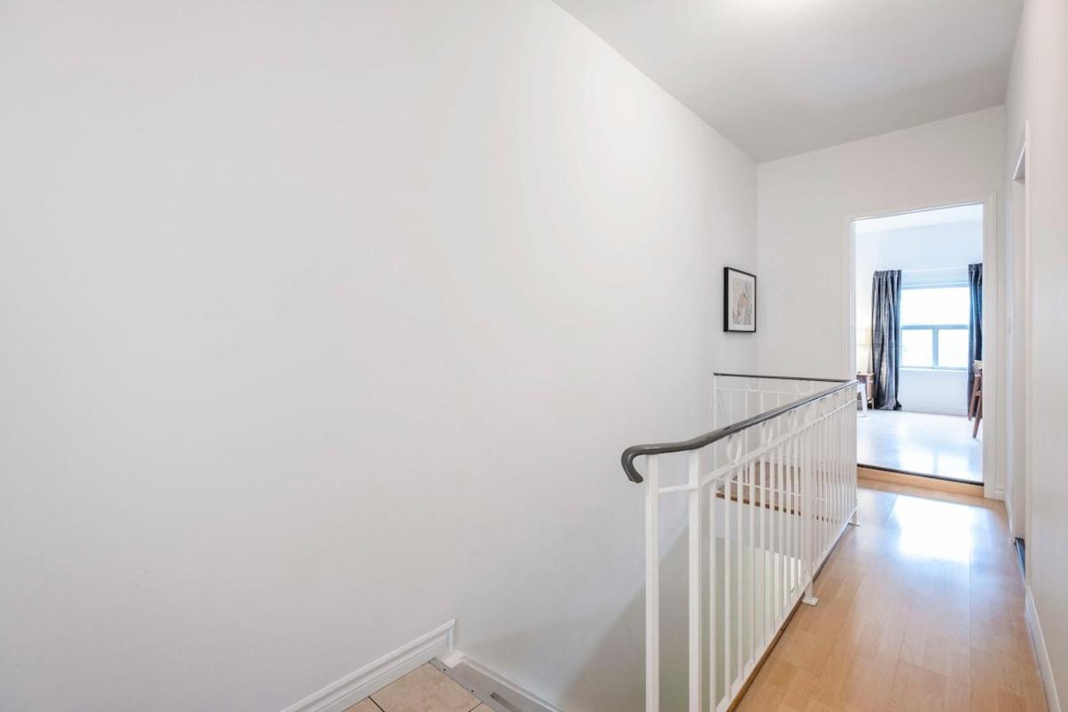 Modern Ossington 1 Bedroom Apartment Toronto Exterior photo